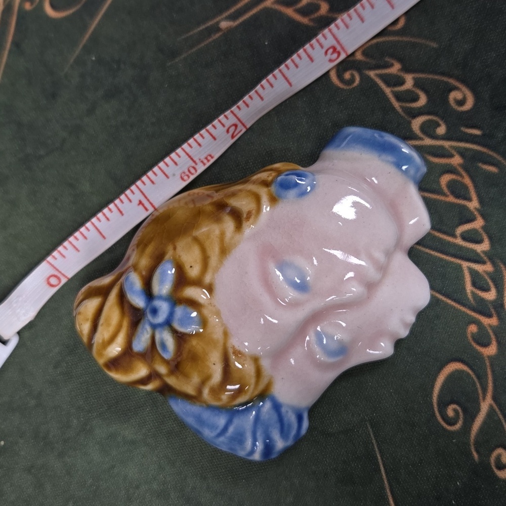 Ceramic Brooch - Picture 7 of 7